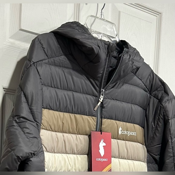 Cotopaxi Men’s Large Fuego Hooded Down Puffer Jacket Cinder Stripes Grey NWT - Picture 2 of 15